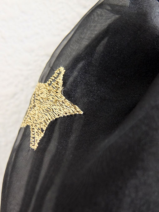 イタリア子供服 DOUUOD 秋冬コレクション 星刺繍オーガンジースカート