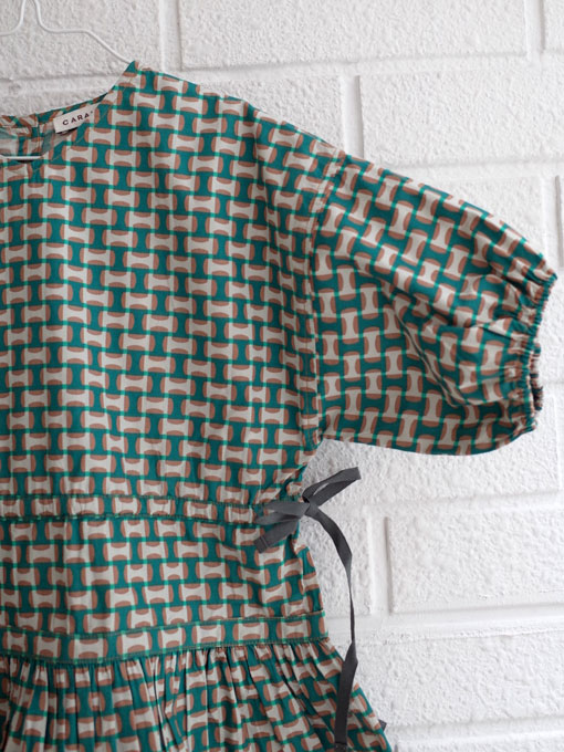CARAMEL キャラメル caramel baby&child Cyclamen Dress, Emerald Geo プリントワンピース