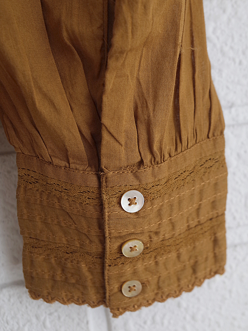 emile et ida woman　EGLANTINE　アイレットレースブラウス