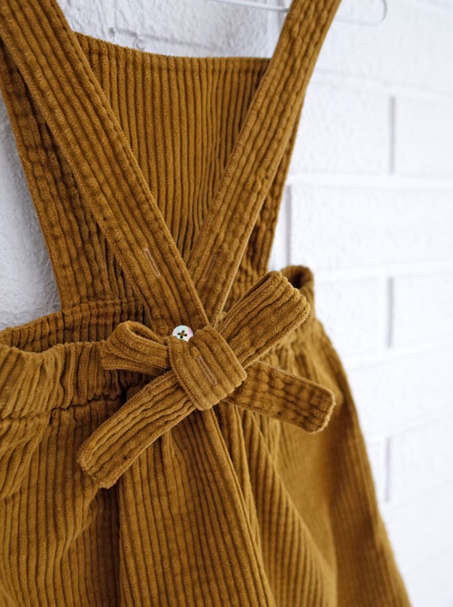 emile et ida　エミールエイダ　コーデュロイエプロンワンピース