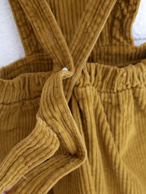 emile et ida　エミールエイダ　コーデュロイエプロンワンピース