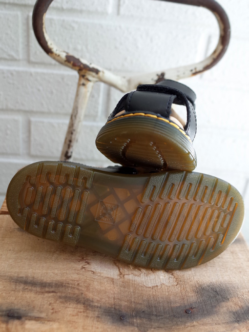 Dr. Martens　MOBY キッズサンダル