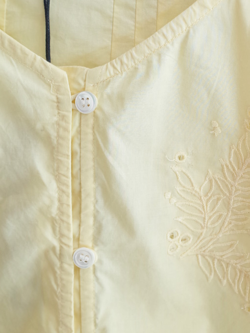 パリブランド　soeur　2022春夏コレクション　花刺繍ブラウス