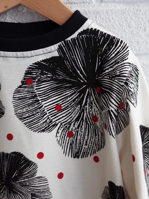 Little creative factory　リトルクリエイティブファクトリー　フラワープリント長袖Tシャツ