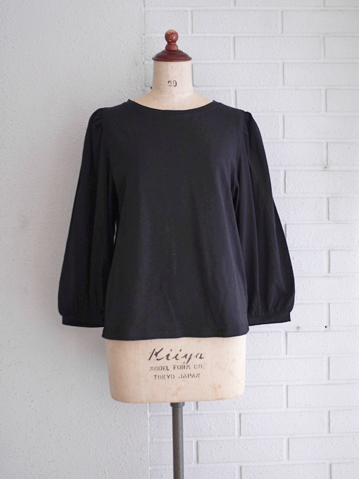 フランスブランド　emile et ida woman 　エミールエイダ　CAYDA　Black long-sleeved organic cotton T-shirt　パフスリーブ長袖Tシャツ