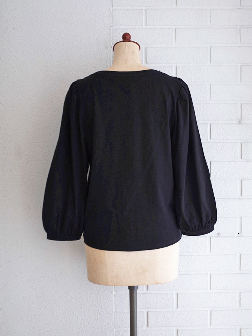フランスブランド　emile et ida woman 　エミールエイダ　CAYDA　Black long-sleeved organic cotton T-shirt　パフスリーブ長袖Tシャツ
