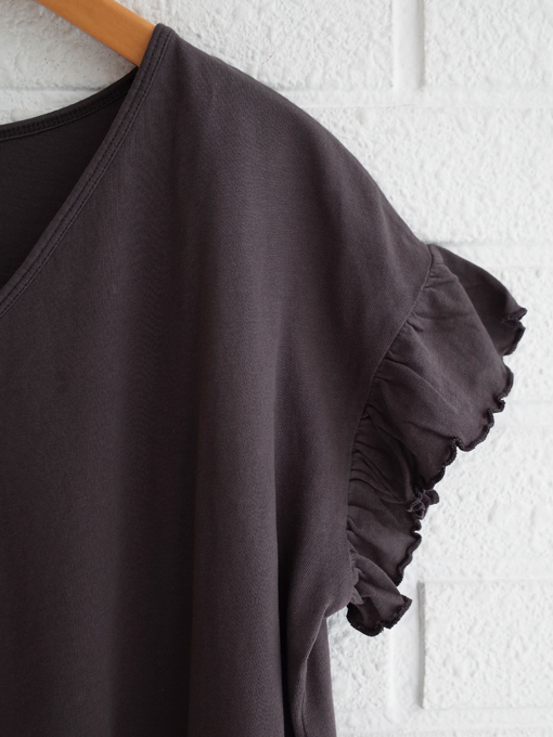 emile et ida woman エミールエイダ Asphalt organic cotton ruffled V-neck T-shirt オーガニックVネックTシャツ