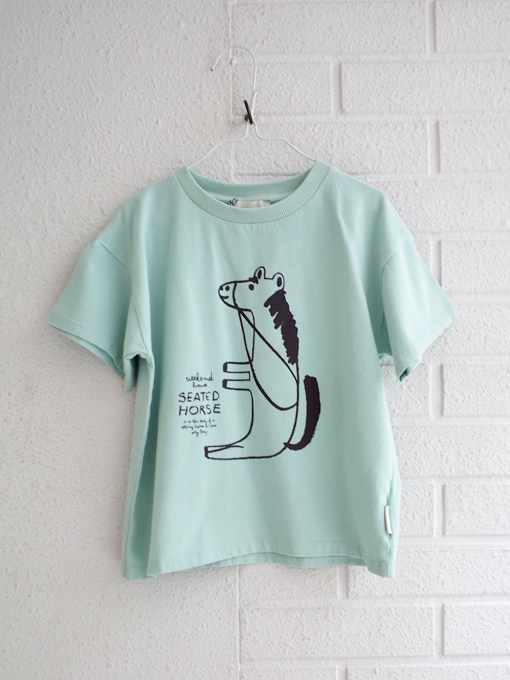 weekend house kids.　ウイークエンドハウスキッズ　Seated horse t-shirt　キッズプリントTシャツ