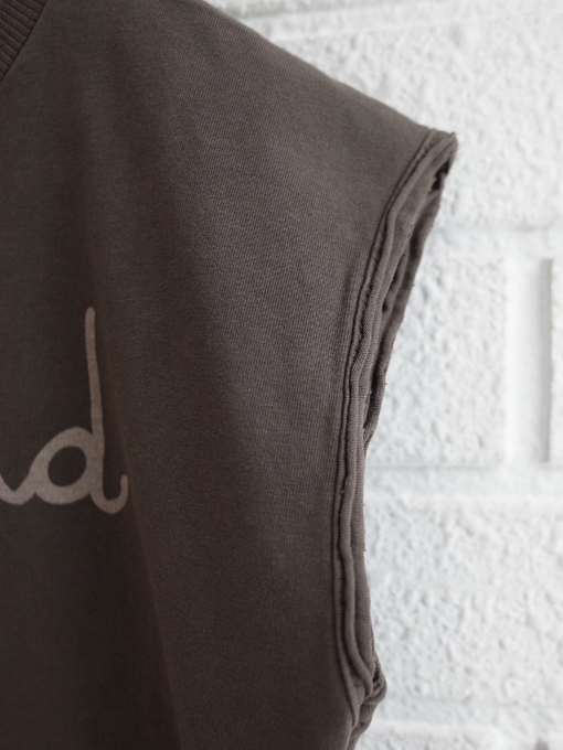 weekend house kids.　ウイークエンドハウスキッズ　Weekend logo t-shirt no sleeve　キッズノースリーブTシャツ