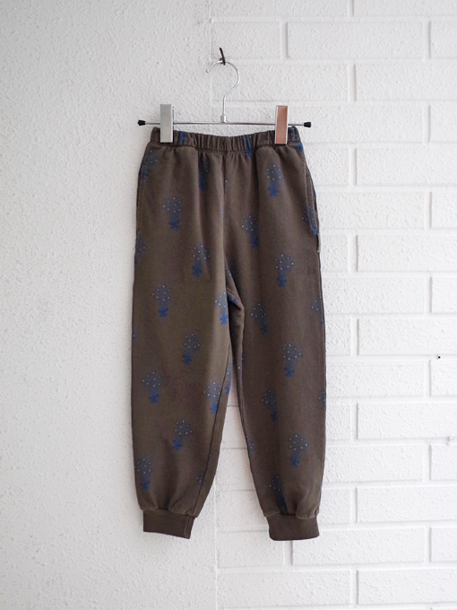 weekend house kids.　ウイークエンドハウスキッズ　Bouquet all over sweatpants　キッズスウェットパンツ