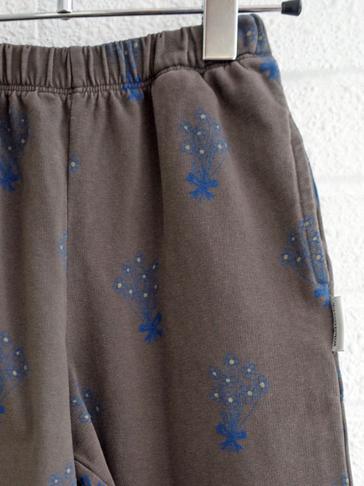 weekend house kids.　ウイークエンドハウスキッズ　Bouquet all over sweatpants　キッズスウェットパンツ