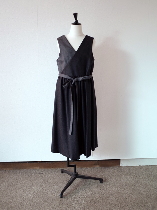 aulutin　ウール切替Vネックジャンパースカート