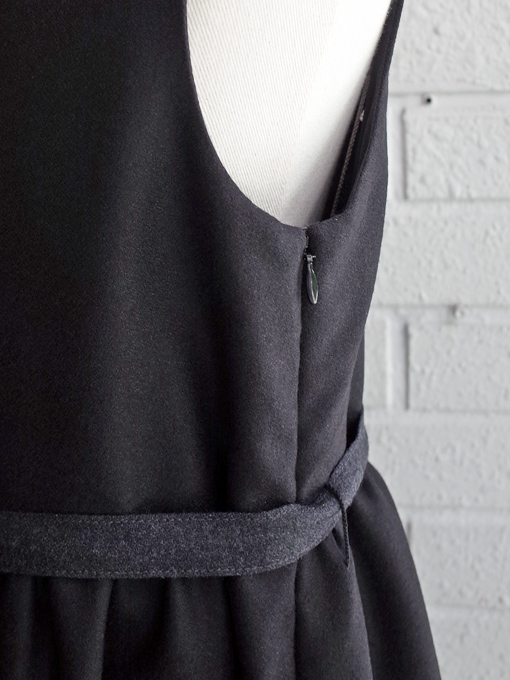 aulutin　ウール切替Vネックジャンパースカート