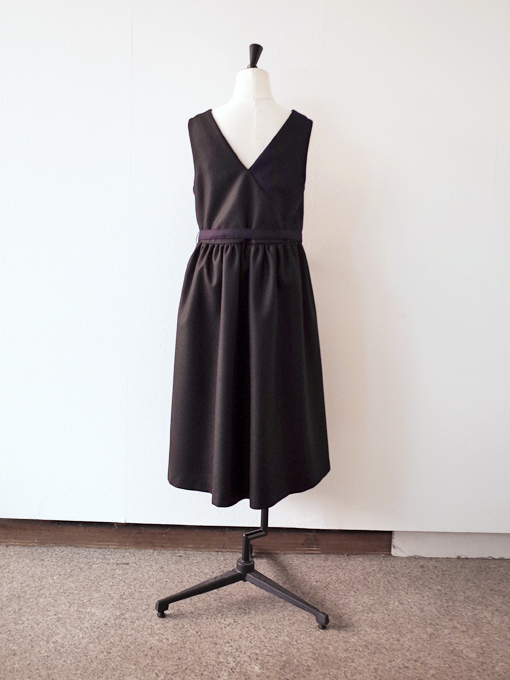 aulutin　ウール切替Vネックジャンパースカート