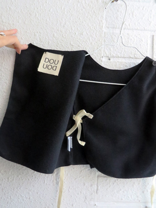 イタリア子供服 DOUUOD ベビーセットスーツ カシュクールカーディガン&足つきレギンス