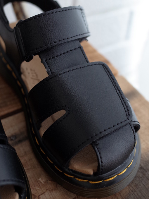 Dr.martens キッズサンダル　MOBY ?U サンダル