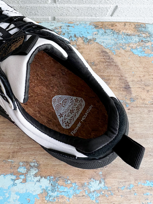 IWANO2 White/Black　Flower MOUNTAIN　フラワーマウンテン　スニーカー