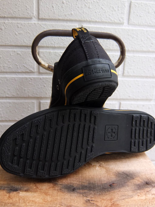 Dr.martens ドクターマーチン VISTA PRESSLER BLACK CANVAS キャンバススニーカー