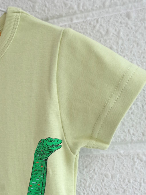 milk on the rocks ミルクオンザロックス T-Shirt X-Ray Dino