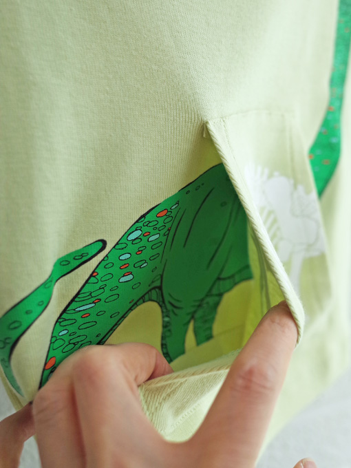 milk on the rocks ミルクオンザロックス T-Shirt X-Ray Dino