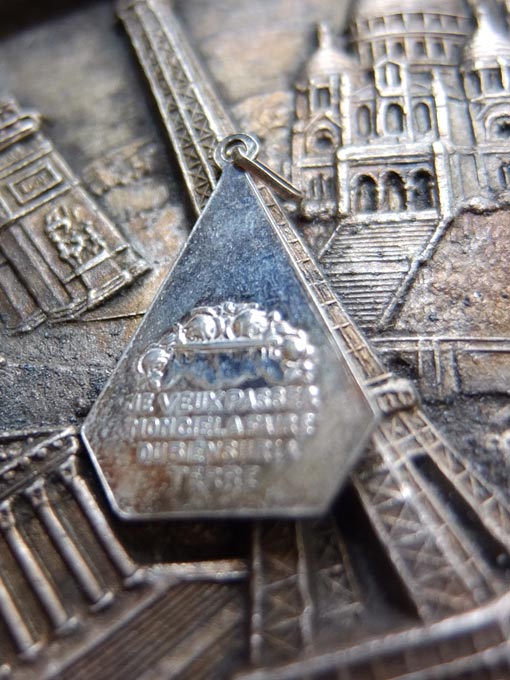 パリ蚤の市　クリニャンクールのデッドストックアクセサリー　メダイ