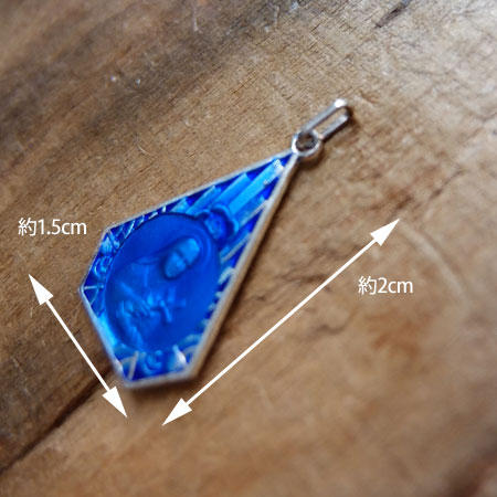 パリ蚤の市　クリニャンクールのデッドストックアクセサリー　メダイ